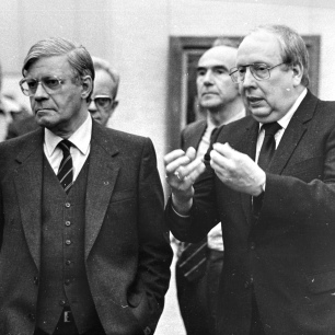 Bernd Krimmel mit Helmut Schmidt 1982 Ausstellung Graham Sutherland 